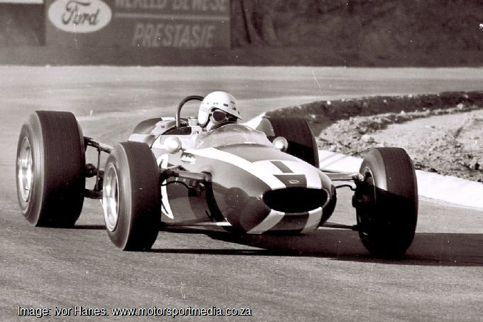 Down in thirteenth place was American driver Bob Drake, who was born on this day in 1919. His appearance in the US GP represented his one and only F1 race.